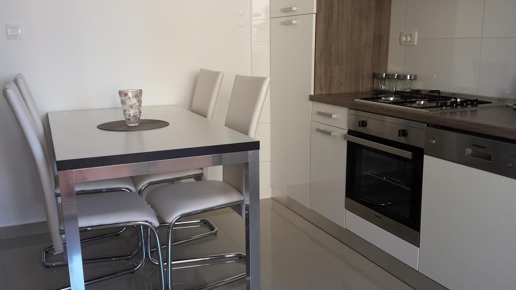 Apartment Sandrica Stomorska Chambre photo
